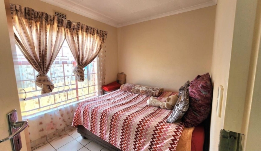 3 Bedroom Property for Sale in Clayville Gauteng