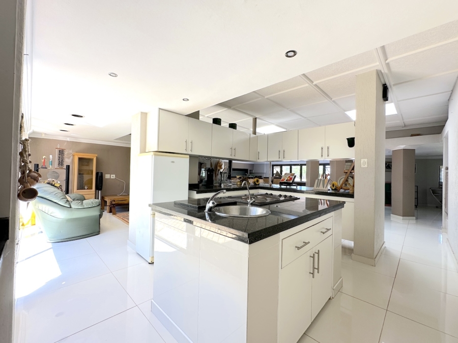 4 Bedroom Property for Sale in Kaalplaats Gauteng