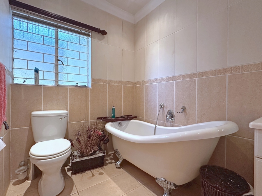 4 Bedroom Property for Sale in Kaalplaats Gauteng