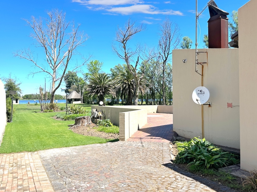 4 Bedroom Property for Sale in Kaalplaats Gauteng