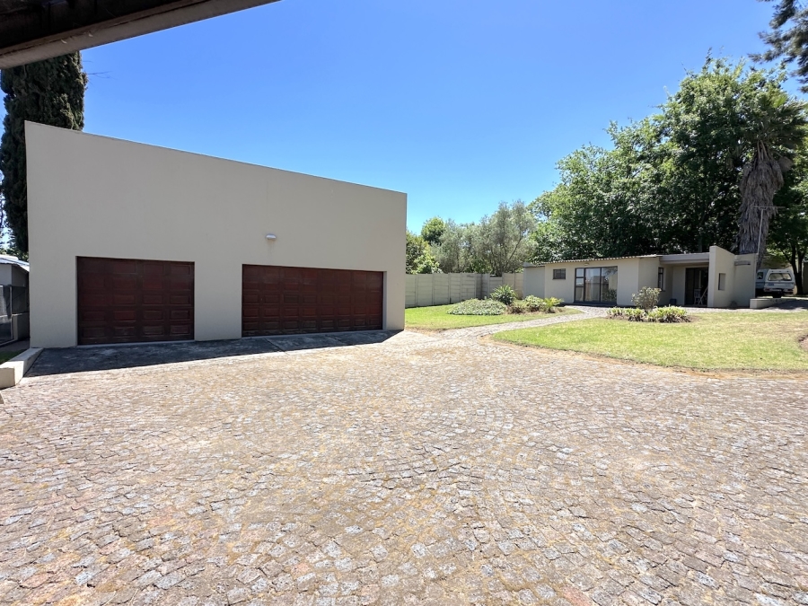 4 Bedroom Property for Sale in Kaalplaats Gauteng