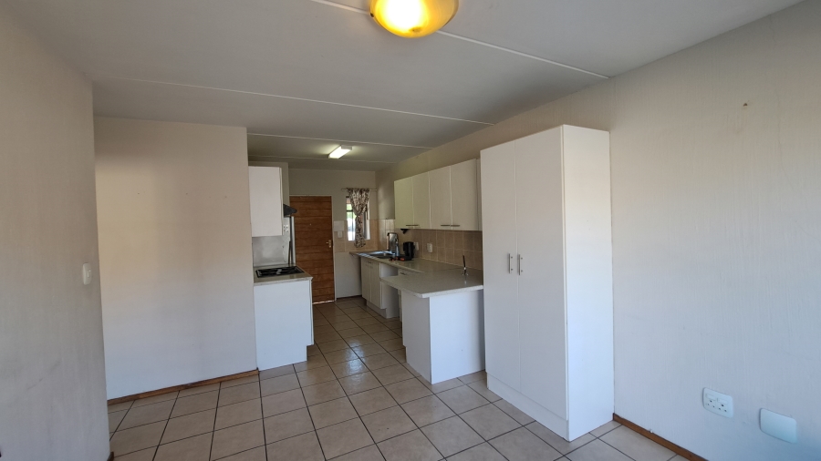 To Let 2 Bedroom Property for Rent in Weltevreden Park Gauteng