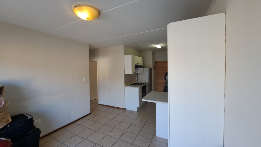 To Let 2 Bedroom Property for Rent in Weltevreden Park Gauteng