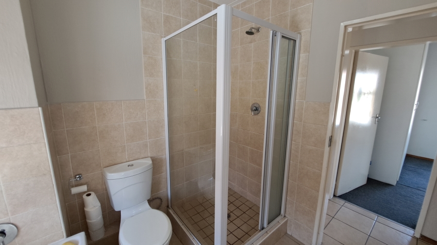 To Let 2 Bedroom Property for Rent in Weltevreden Park Gauteng
