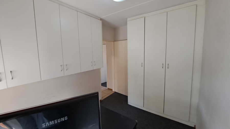 To Let 2 Bedroom Property for Rent in Weltevreden Park Gauteng