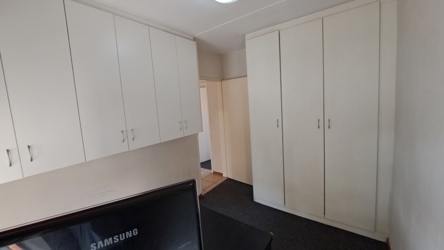 To Let 2 Bedroom Property for Rent in Weltevreden Park Gauteng