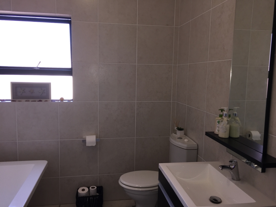 2 Bedroom Property for Sale in Oakdene Gauteng