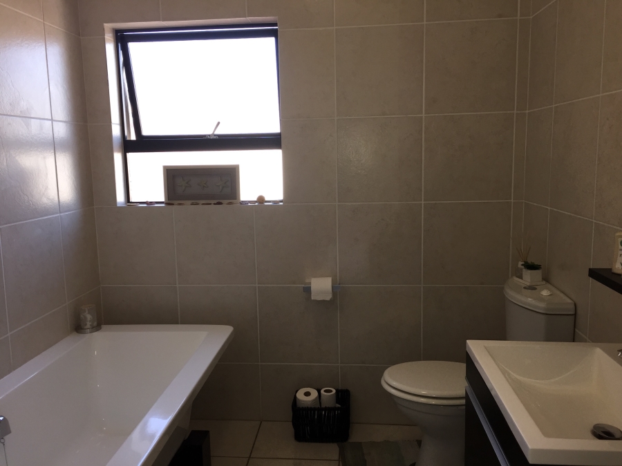2 Bedroom Property for Sale in Oakdene Gauteng