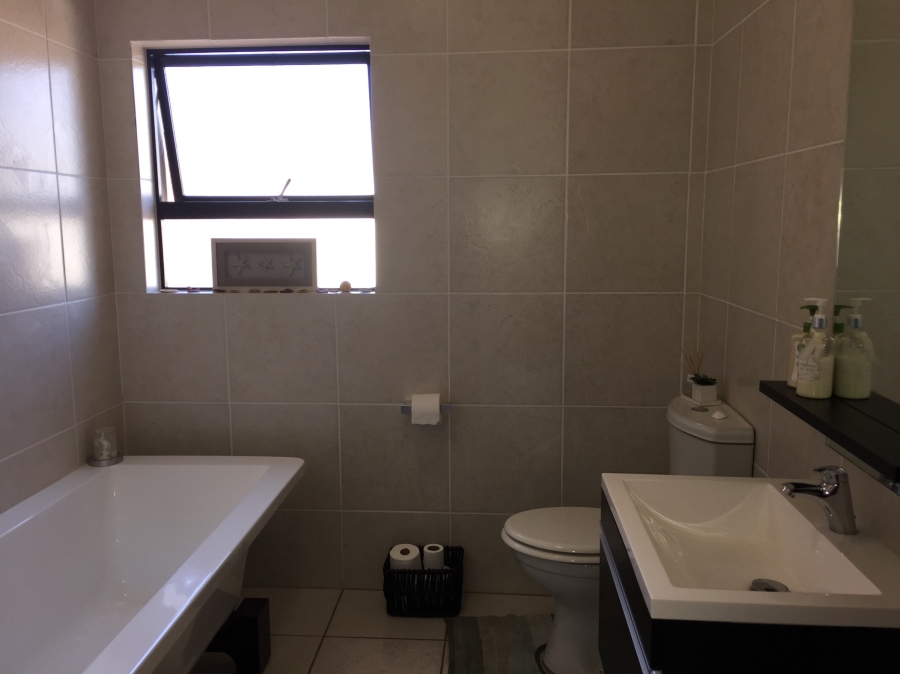 2 Bedroom Property for Sale in Oakdene Gauteng