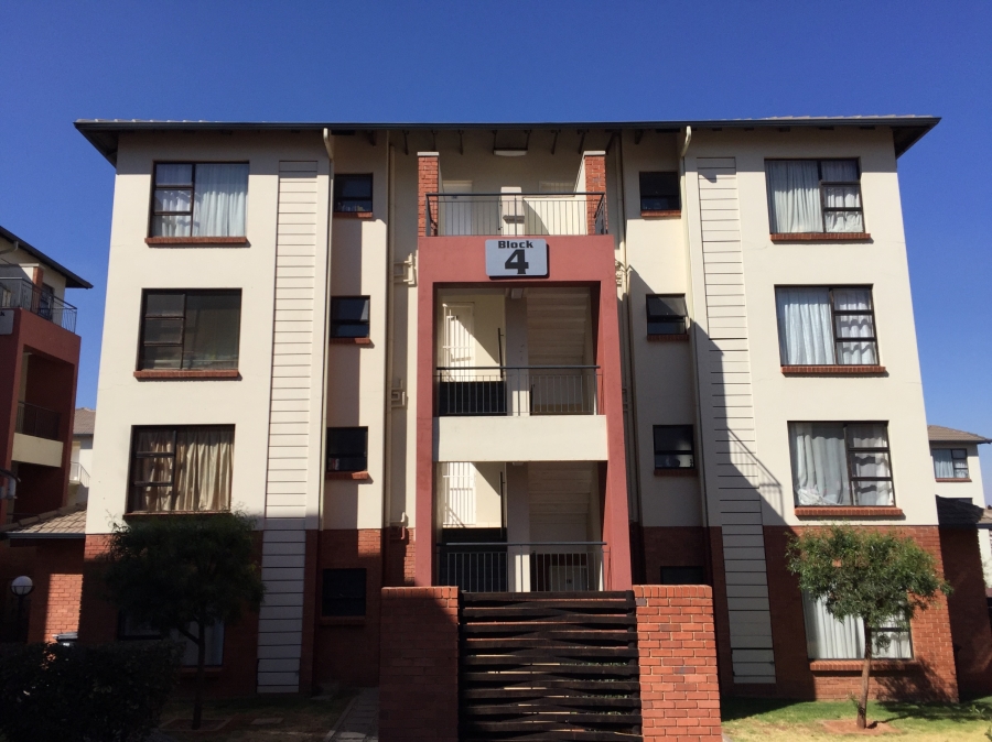 2 Bedroom Property for Sale in Oakdene Gauteng