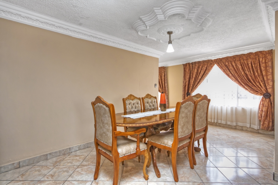 5 Bedroom Property for Sale in Cosmo City Gauteng