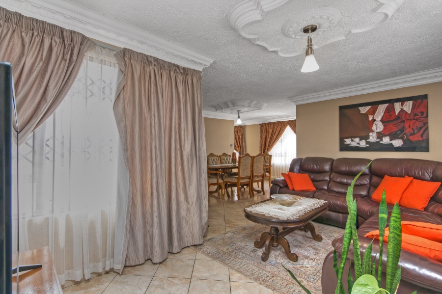 5 Bedroom Property for Sale in Cosmo City Gauteng