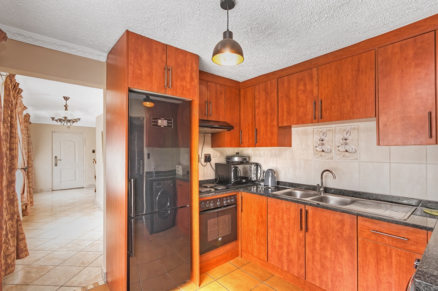 5 Bedroom Property for Sale in Cosmo City Gauteng