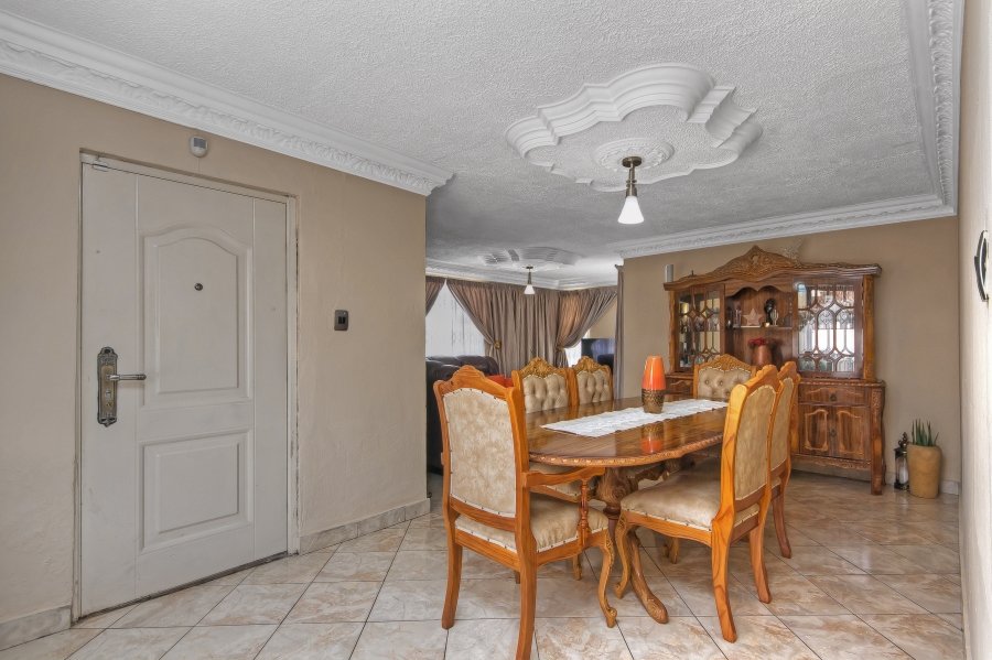 5 Bedroom Property for Sale in Cosmo City Gauteng