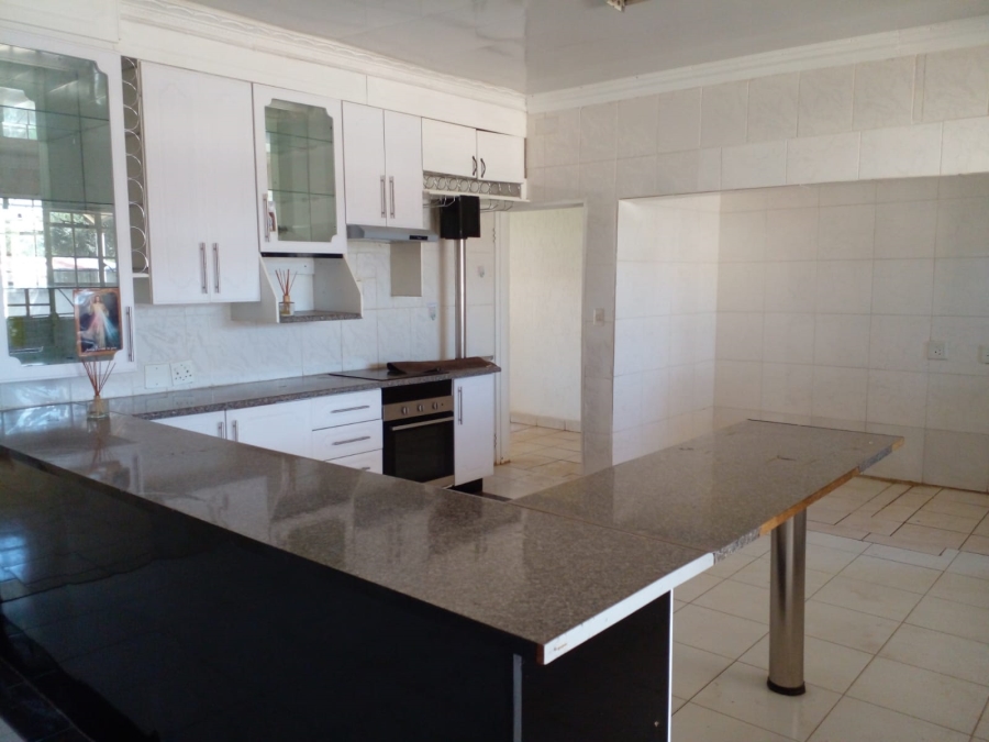 3 Bedroom Property for Sale in Debonair Park Gauteng