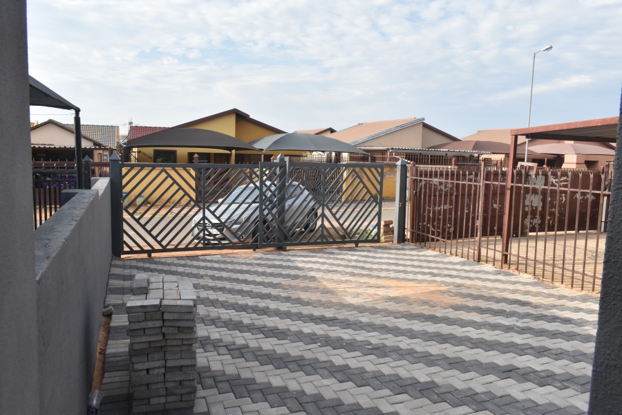 2 Bedroom Property for Sale in Soshanguve VV Gauteng