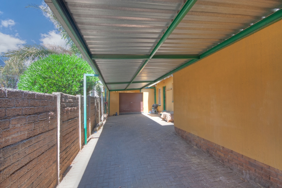 4 Bedroom Property for Sale in Roseacre Gauteng