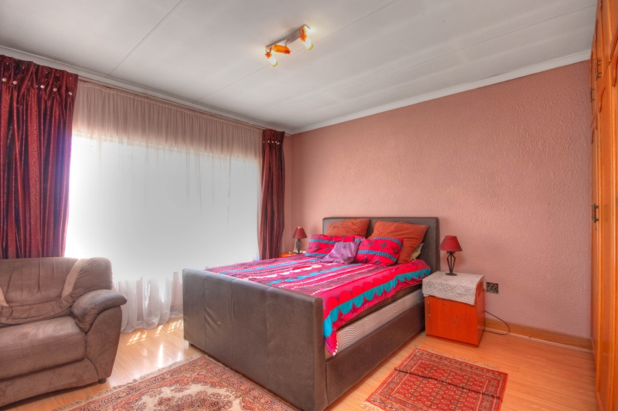 4 Bedroom Property for Sale in Roseacre Gauteng