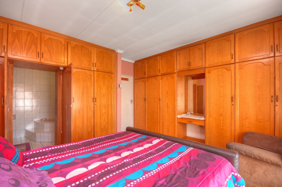 4 Bedroom Property for Sale in Roseacre Gauteng