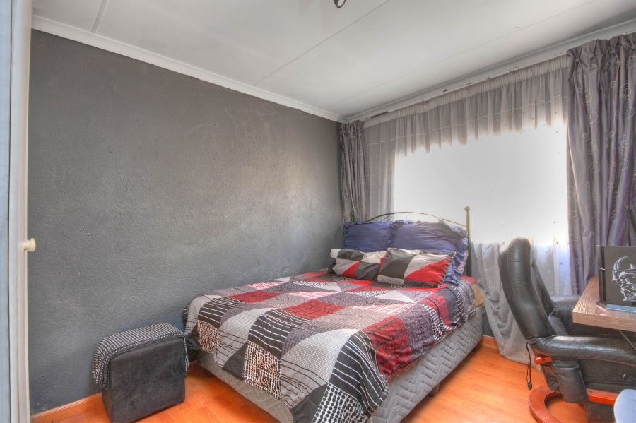 4 Bedroom Property for Sale in Roseacre Gauteng