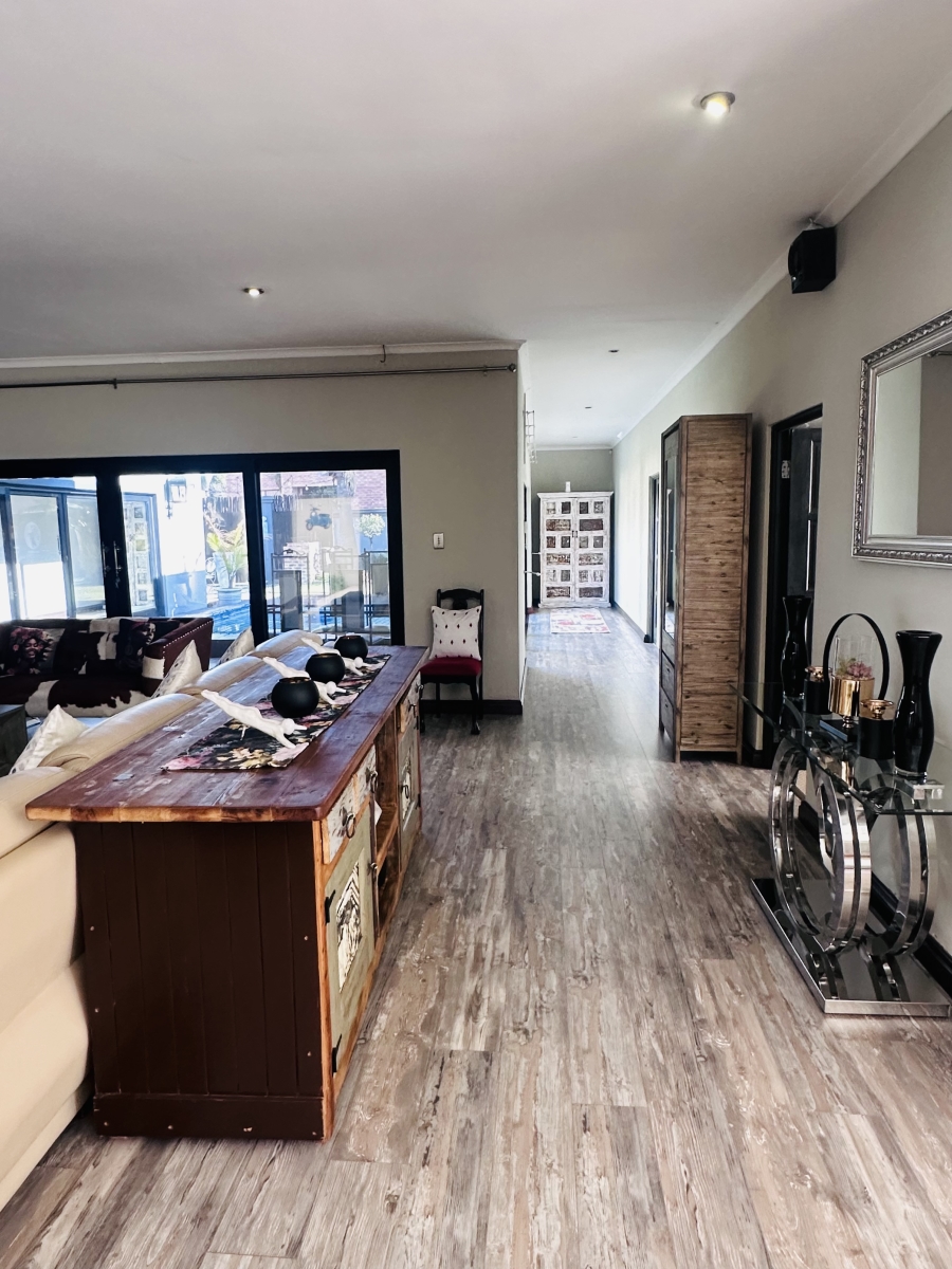 1 Bedroom Property for Sale in Vanderbijlpark SE 4 Gauteng