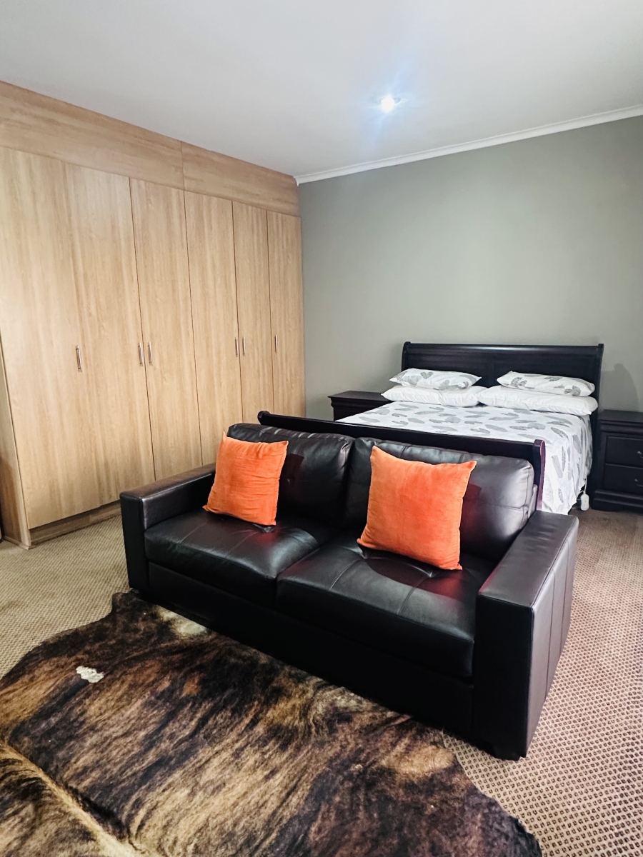 1 Bedroom Property for Sale in Vanderbijlpark SE 4 Gauteng