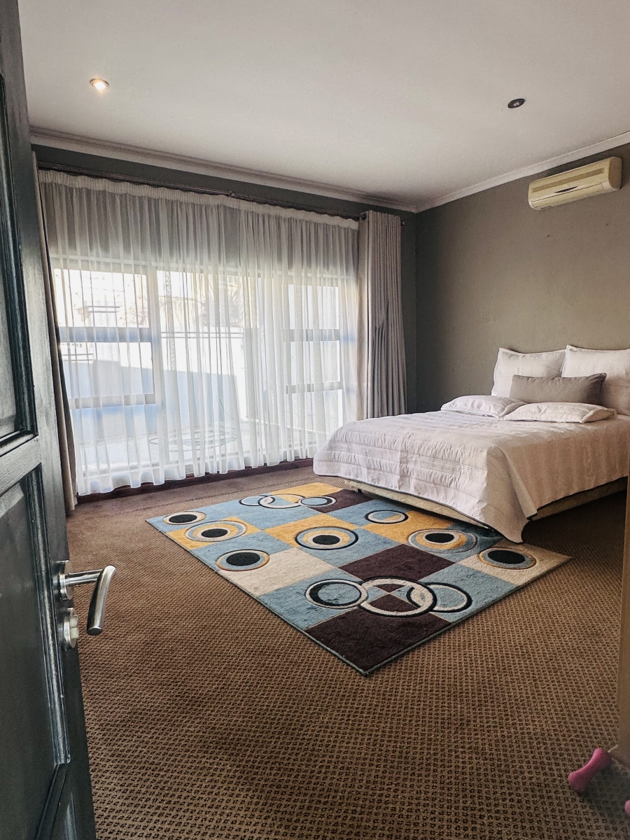 1 Bedroom Property for Sale in Vanderbijlpark SE 4 Gauteng