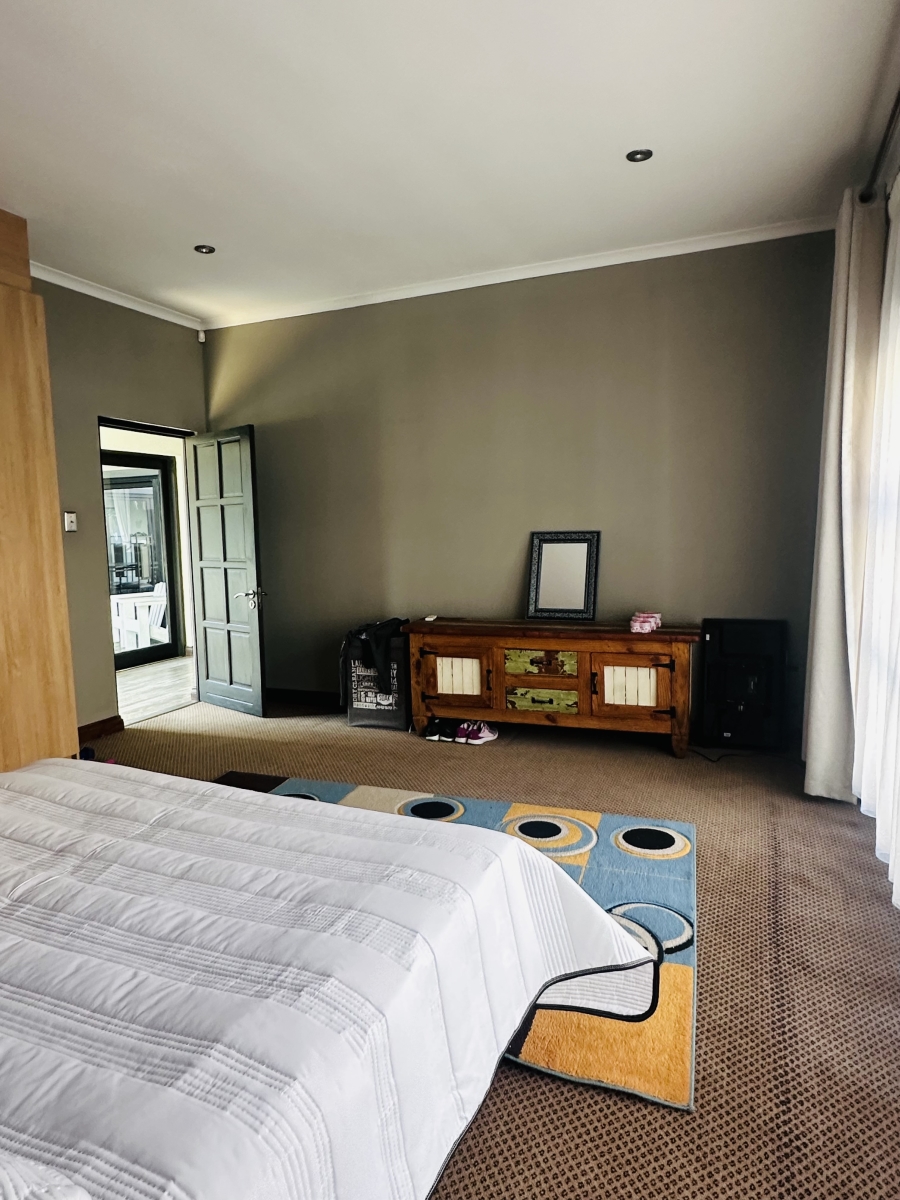 1 Bedroom Property for Sale in Vanderbijlpark SE 4 Gauteng