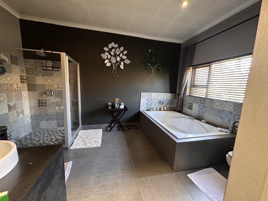 1 Bedroom Property for Sale in Vanderbijlpark SE 4 Gauteng