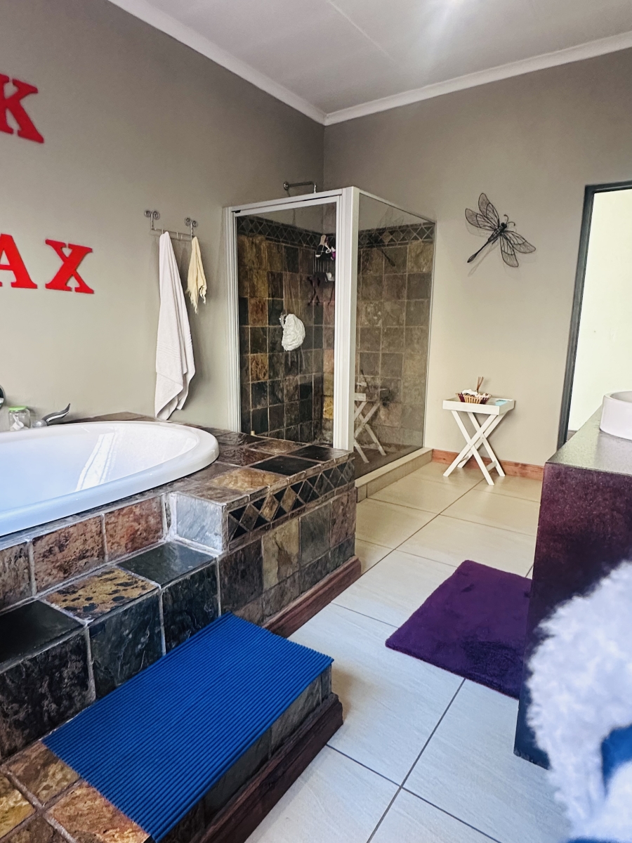 1 Bedroom Property for Sale in Vanderbijlpark SE 4 Gauteng