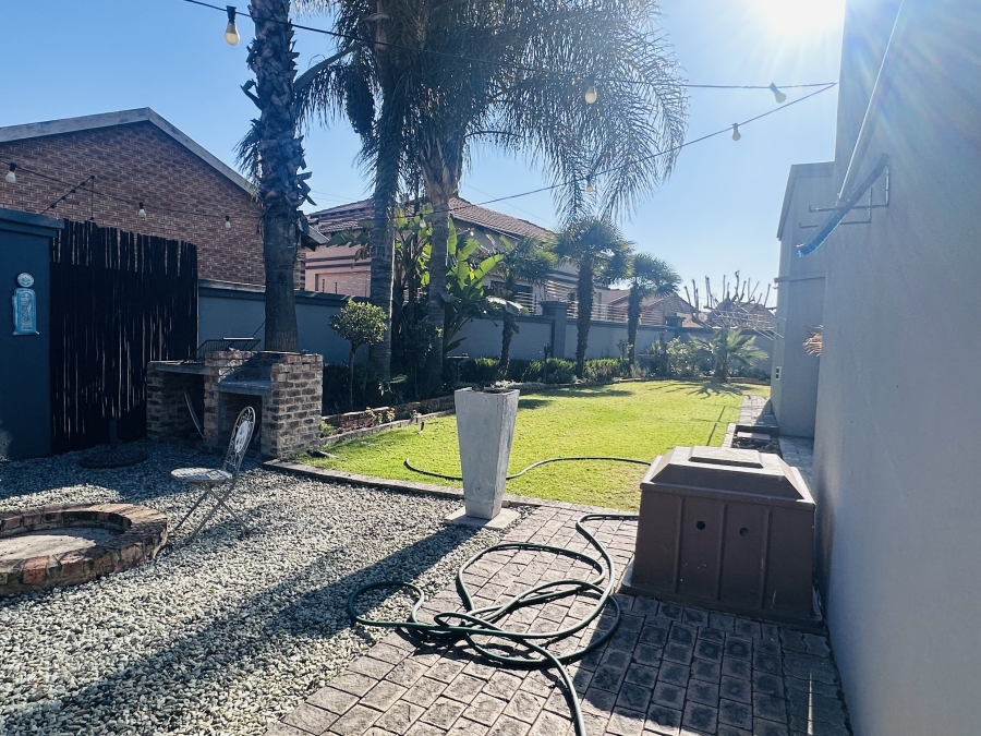 1 Bedroom Property for Sale in Vanderbijlpark SE 4 Gauteng