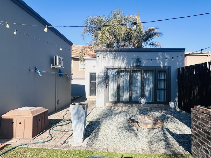 1 Bedroom Property for Sale in Vanderbijlpark SE 4 Gauteng