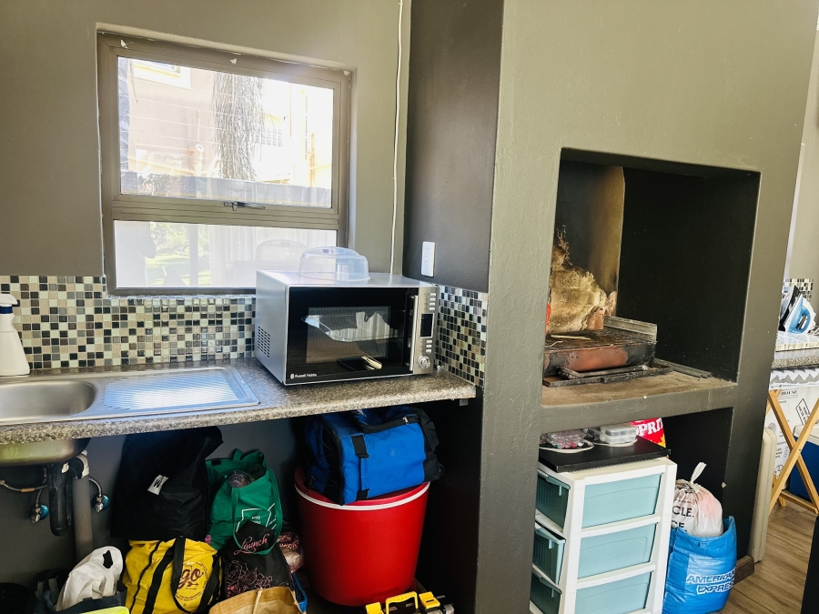 1 Bedroom Property for Sale in Vanderbijlpark SE 4 Gauteng