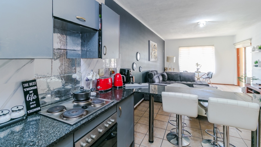 To Let 2 Bedroom Property for Rent in Noordwyk Gauteng