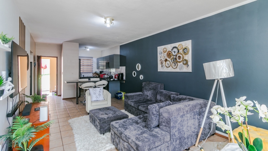 To Let 2 Bedroom Property for Rent in Noordwyk Gauteng