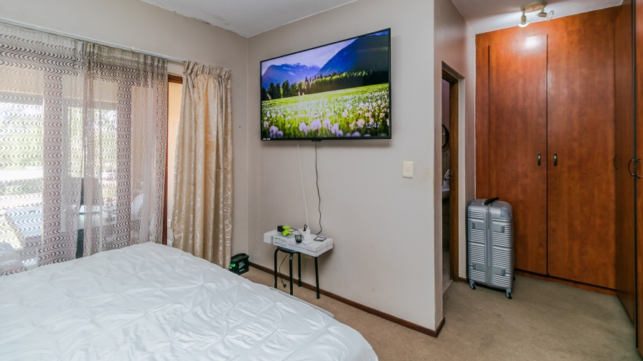 To Let 2 Bedroom Property for Rent in Noordwyk Gauteng