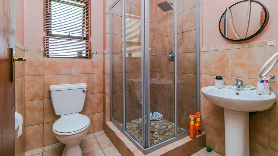 To Let 2 Bedroom Property for Rent in Noordwyk Gauteng