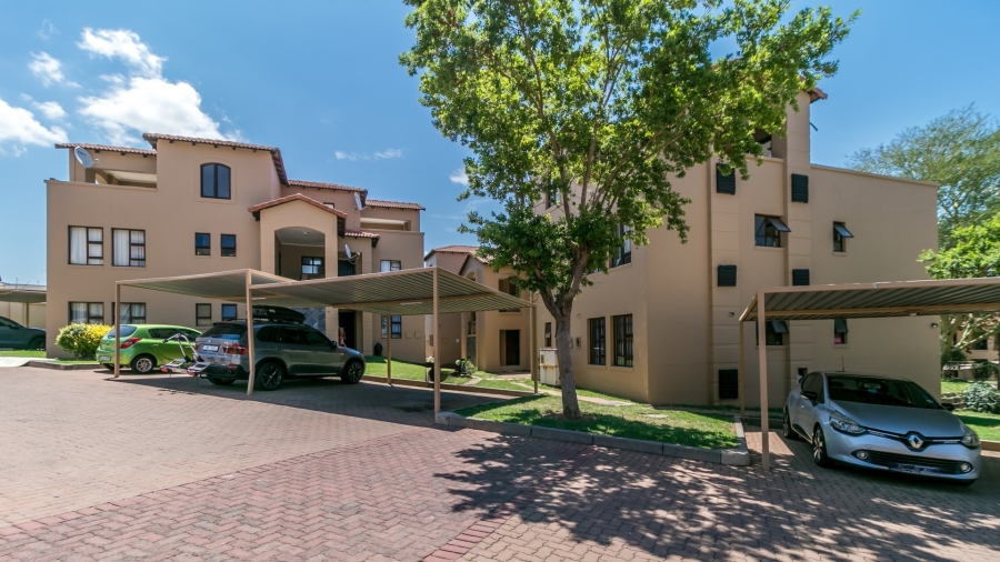 To Let 2 Bedroom Property for Rent in Noordwyk Gauteng