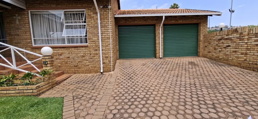 3 Bedroom Property for Sale in Noordheuwel Gauteng