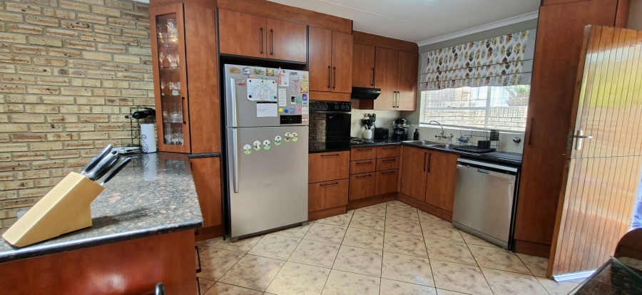 3 Bedroom Property for Sale in Noordheuwel Gauteng