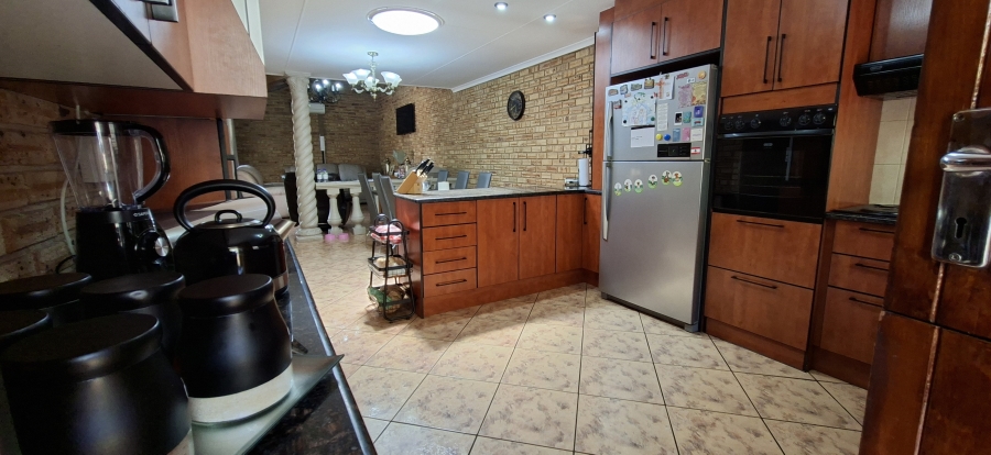 3 Bedroom Property for Sale in Noordheuwel Gauteng