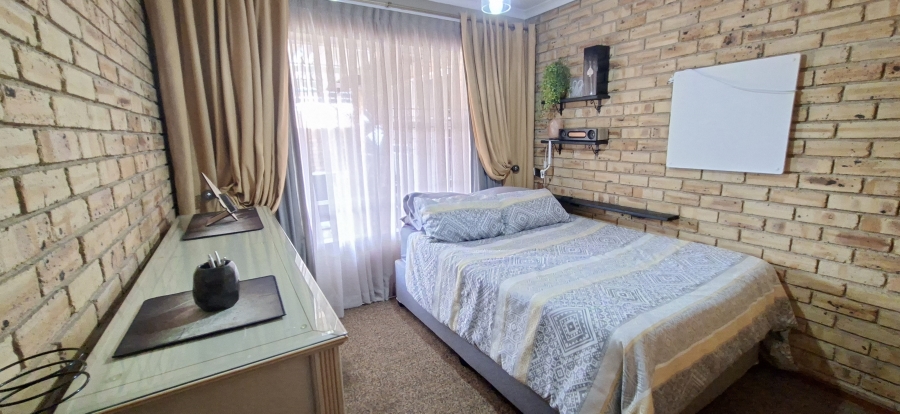 3 Bedroom Property for Sale in Noordheuwel Gauteng