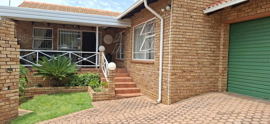 3 Bedroom Property for Sale in Noordheuwel Gauteng