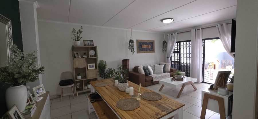 To Let 3 Bedroom Property for Rent in Modderfontein Gauteng