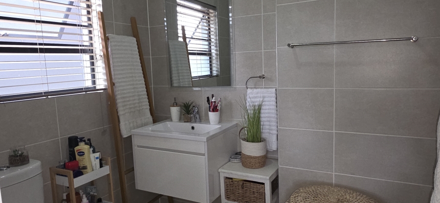 To Let 3 Bedroom Property for Rent in Modderfontein Gauteng