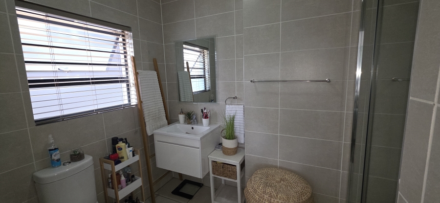 To Let 3 Bedroom Property for Rent in Modderfontein Gauteng