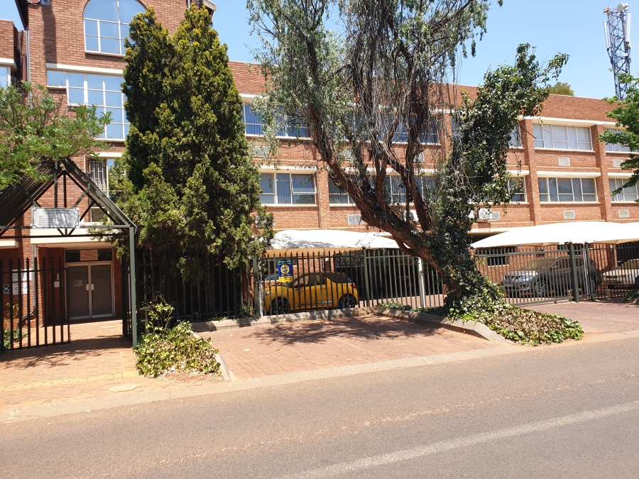 To Let commercial Property for Rent in Clubview Gauteng