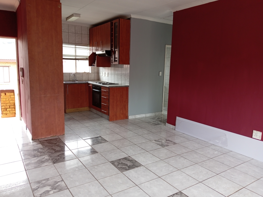 To Let 2 Bedroom Property for Rent in Meredale Gauteng