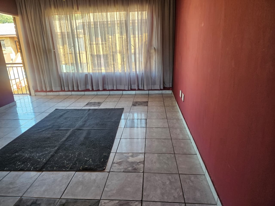 To Let 2 Bedroom Property for Rent in Meredale Gauteng