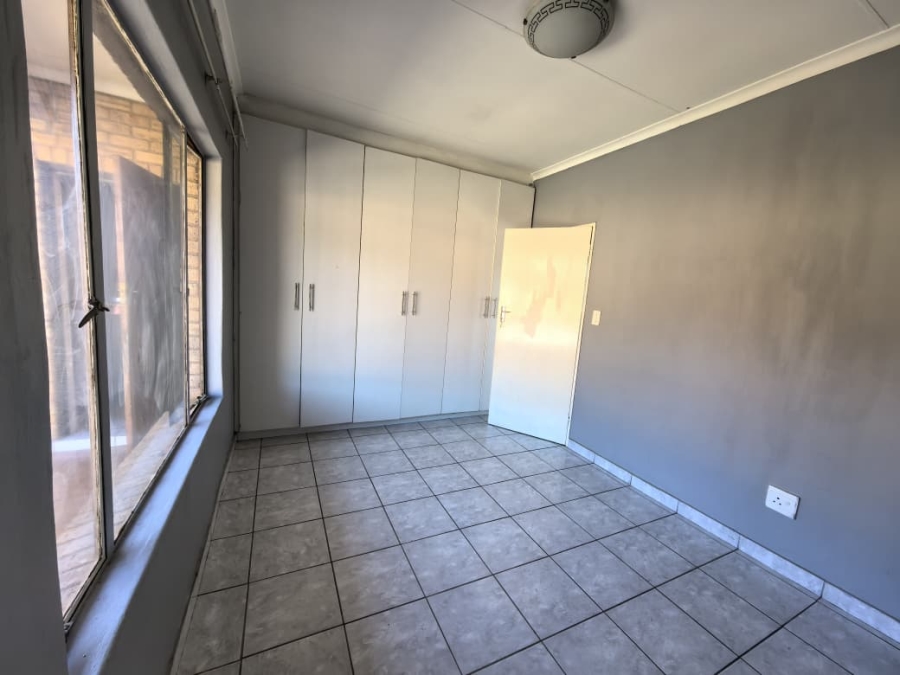 To Let 2 Bedroom Property for Rent in Meredale Gauteng